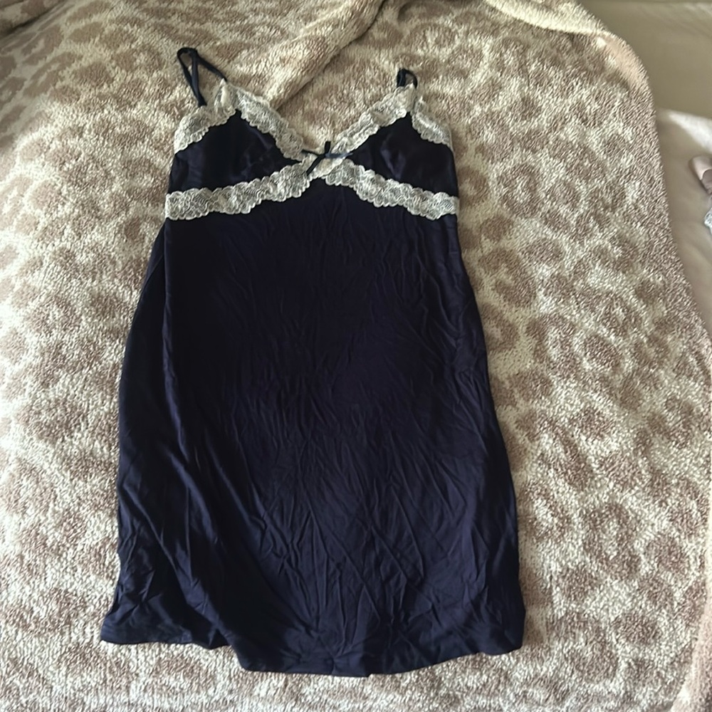 Never worn but super soft